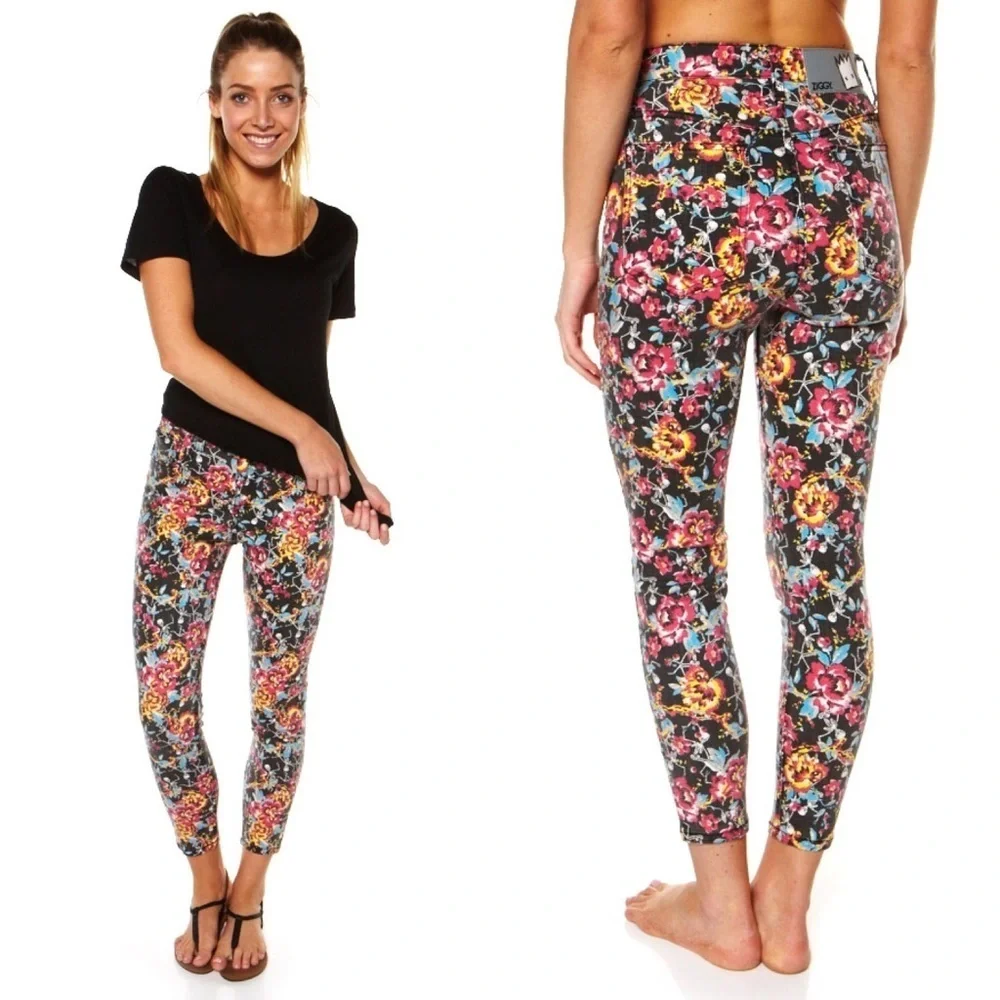 Ziggy Skulls & Roses Rib Warmers Jean